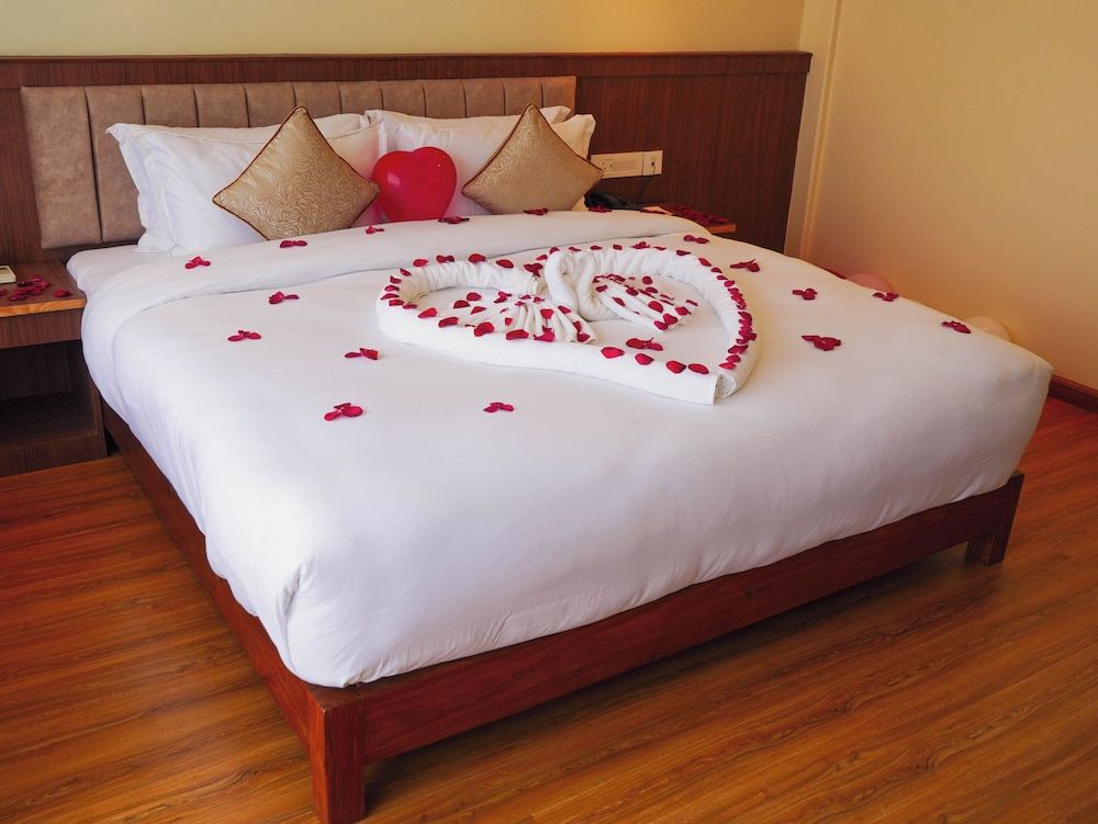 Temple Himalaya Hotel & Spa Deluxe Double or Twin Room, Balcony, Lake View 4