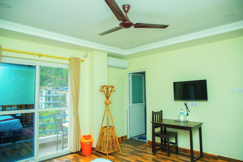 Hotel Pokhara Suites