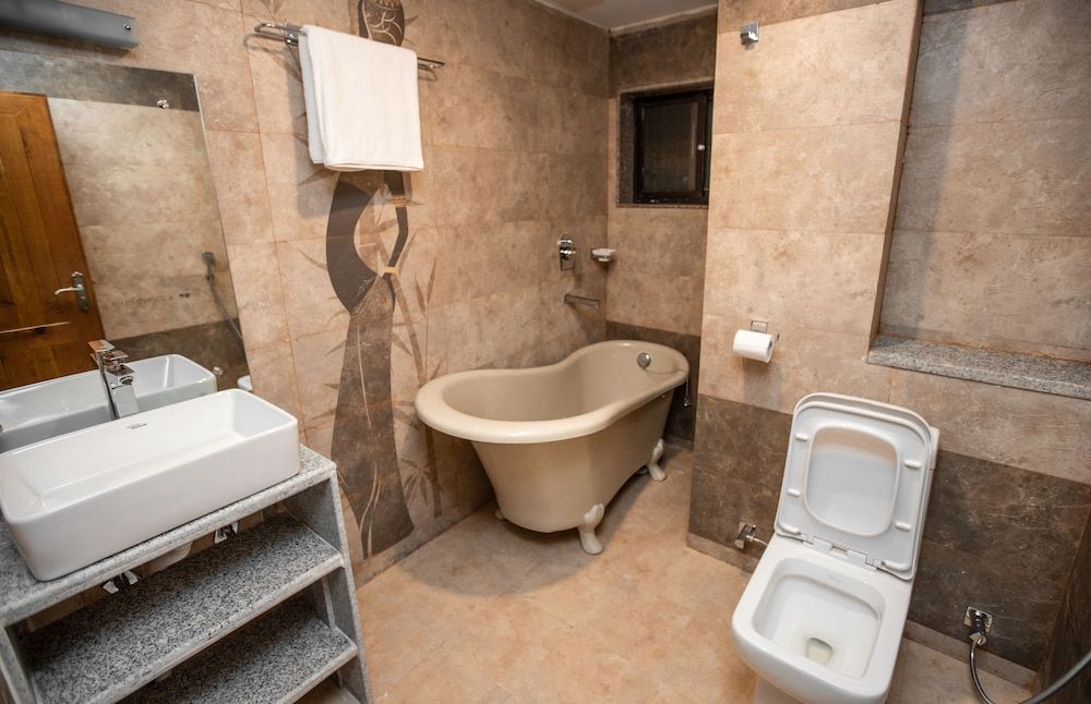 Hotel Visitors Inn, Pokhara Deluxe Double Room, 1 King Bed 8