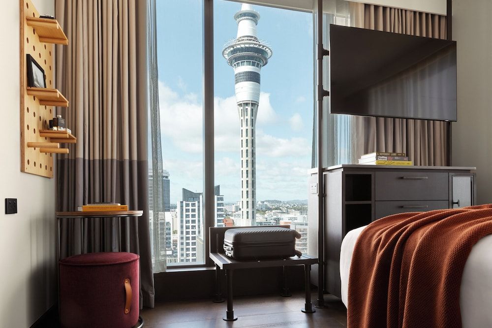 Standard Room, 1 King Bed, Corner (Sky Tower View)
