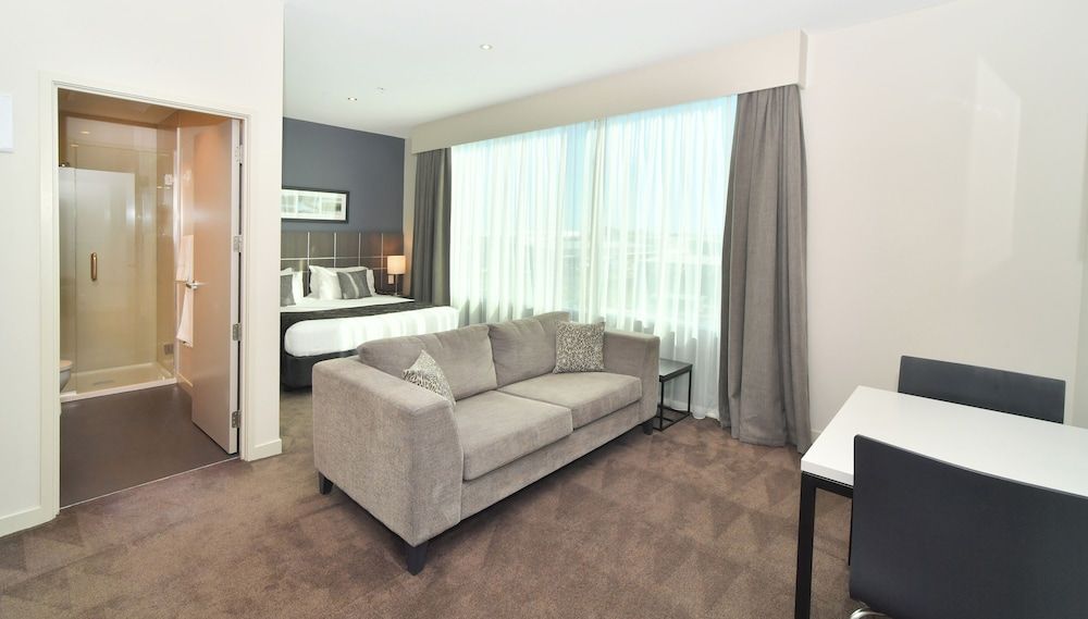 Quest Highbrook Executive Studio