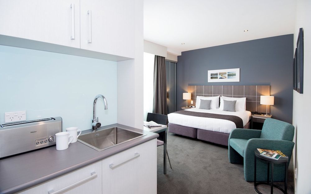 Quest Highbrook Standard Studio 4