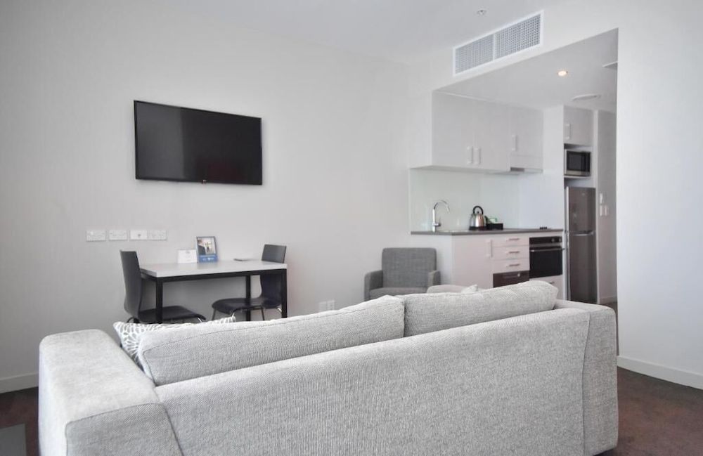 Quest Highbrook Executive Studio 5