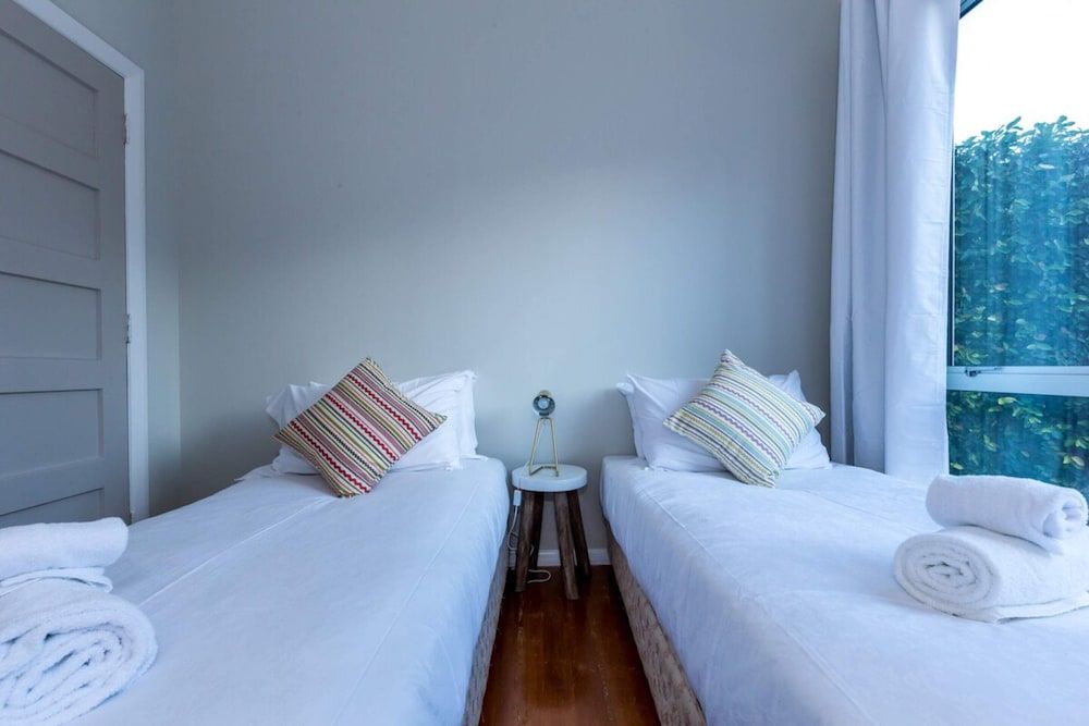 House (2 Bedrooms)