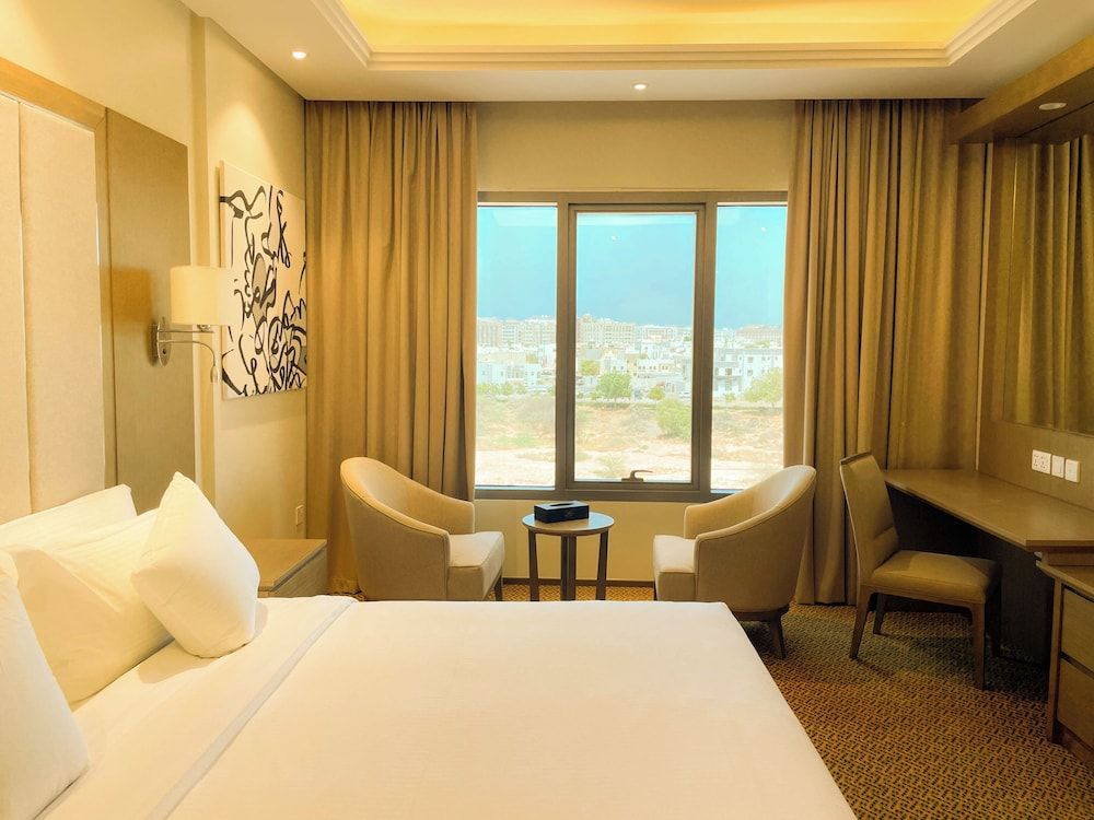 Mercure Muscat Deluxe Room, 1 King Bed (Sea and City View) 4