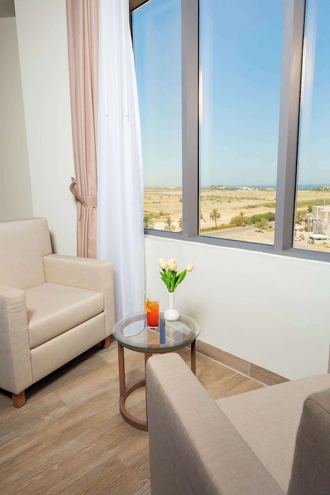 Kyriad Muscat Superior Room, 1 King Bed 4