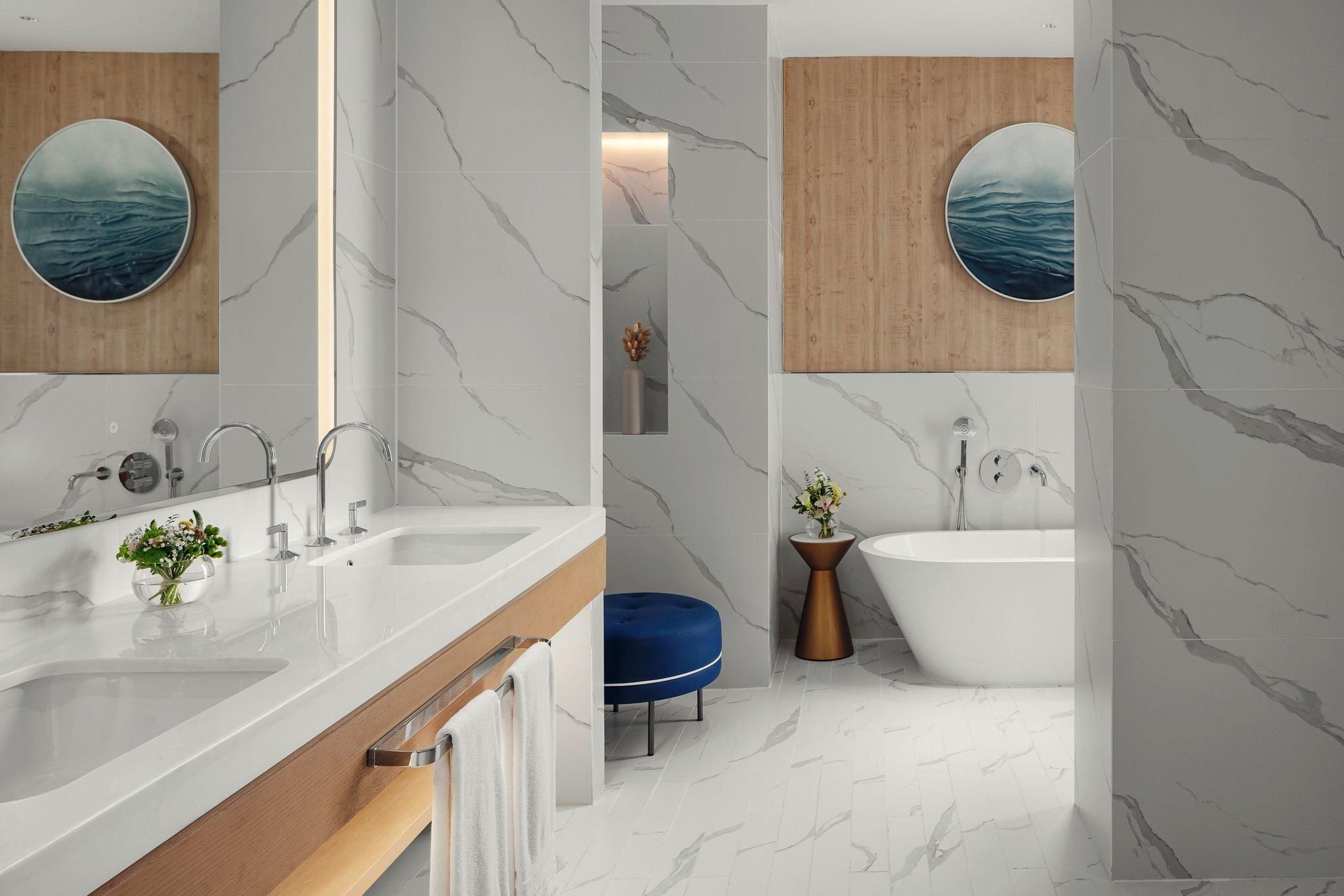St. Regis, Suite, 1 King, Sea View, Balcony