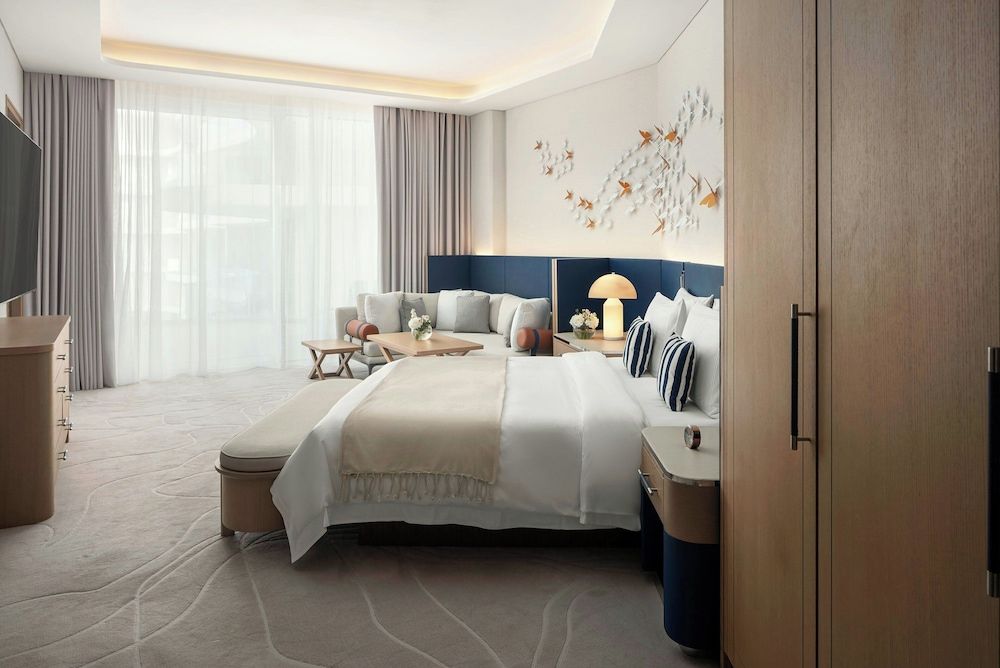 Suite, 1 King Bed, Balcony (Caroline Astor Suite)