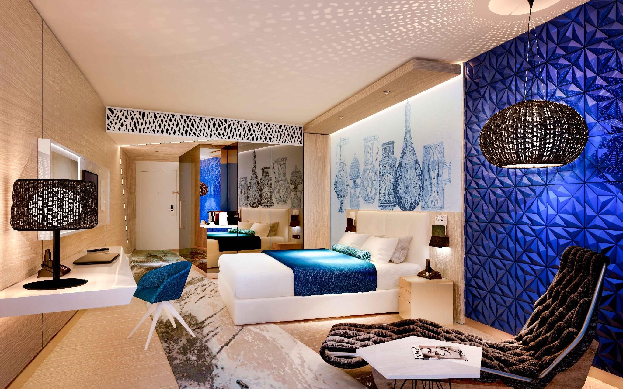 Executive Suite with 1 King-Size Bed, Sofa, Walk-In Closet, Dining Area, and Lounge Access