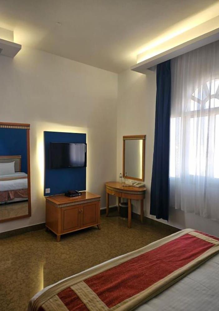 Safeer International Hotel Junior Studio Suite, 1 Bedroom, Kitchen, City View 9