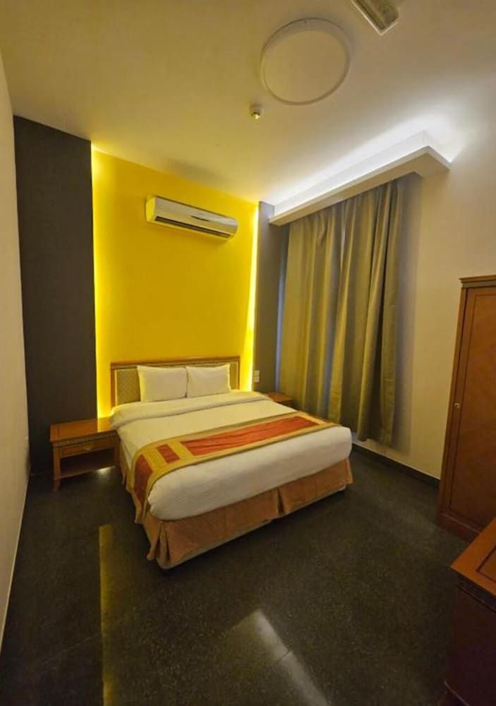 Safeer International Hotel Junior Studio Suite, 1 Bedroom, Kitchen, City View 4