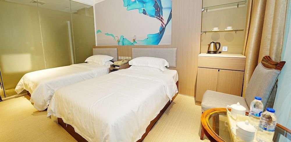 Pristinehotel Deluxe Twin Room 5