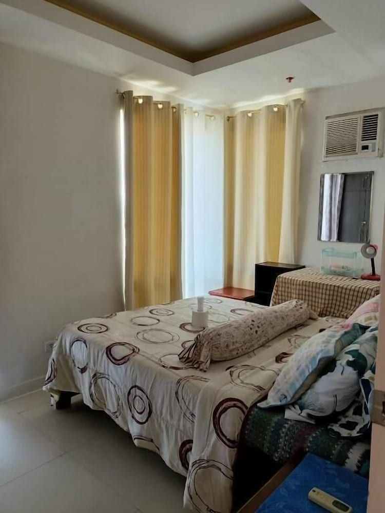 Luxury Condo, Balcony, City View