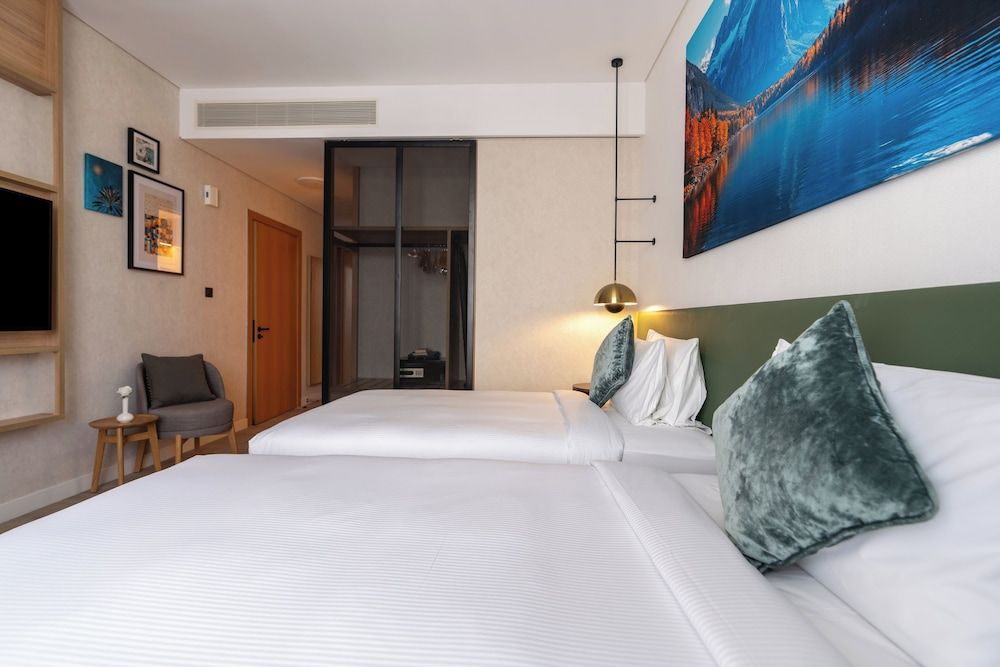 West Walk Retaj Hotel Deluxe Twin Room 4