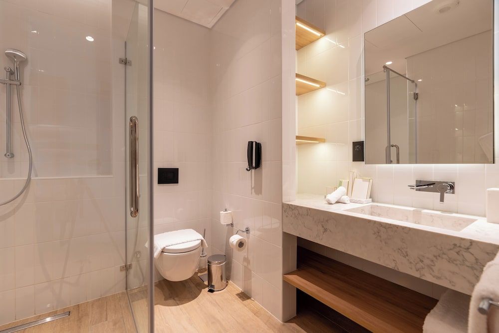 West Walk Retaj Hotel Deluxe Twin Room 5