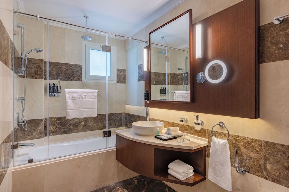 Riviera Rayhaan by Rotana Doha Suite, 2 Bedrooms 3