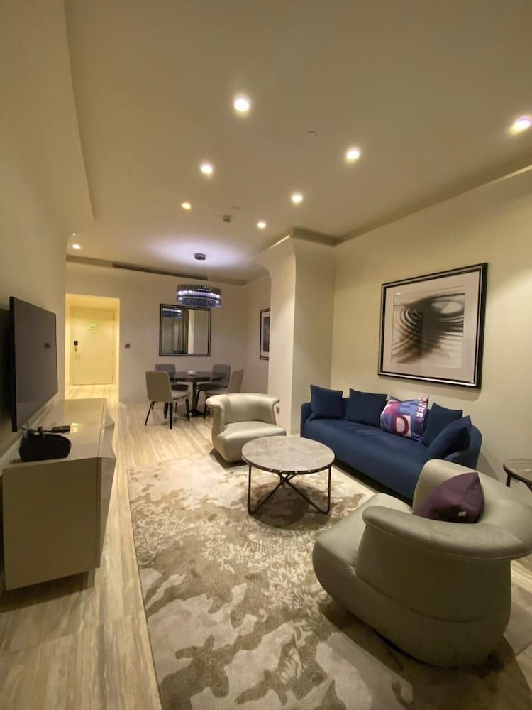 4Leisure Suites DAMAC Esclusiva Towers