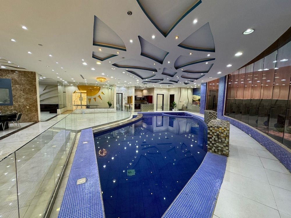 Deep Soaking Bathtub