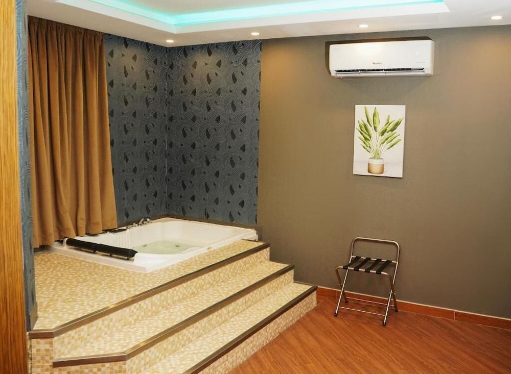 Palette Luxury Credi Hotel Suite 5