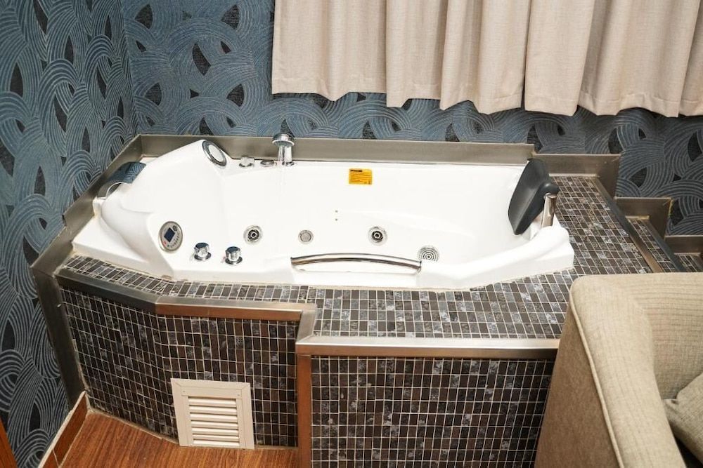 Palette Luxury Credi Hotel Suite 8