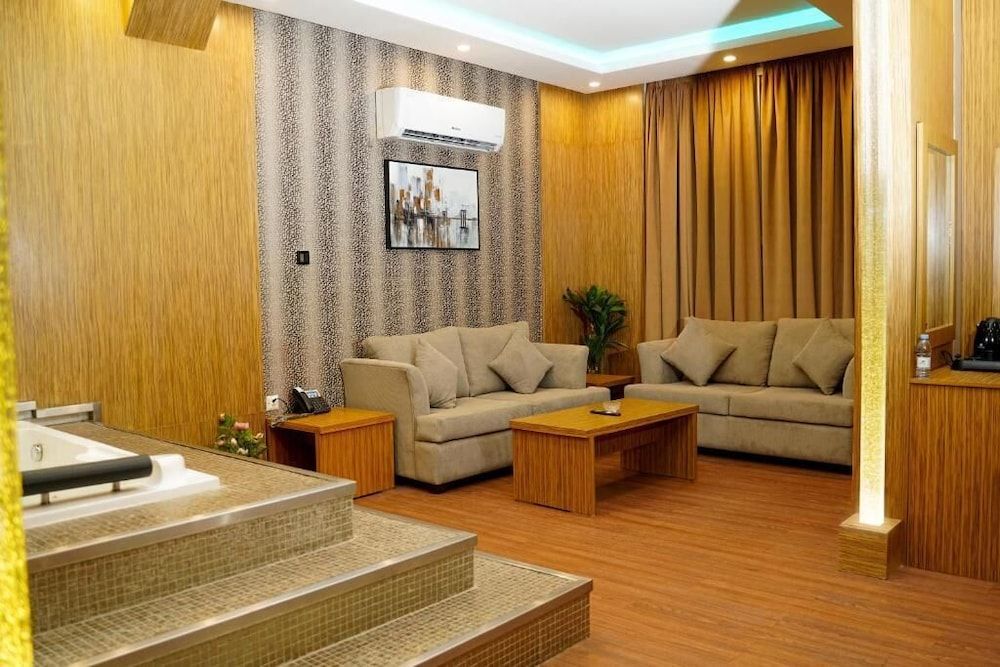 Palette Luxury Credi Hotel Suite 10