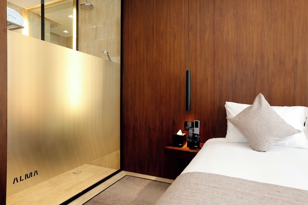 ALMA Hotel Riyadh Deluxe Double Room, Private Bathroom, City View 4