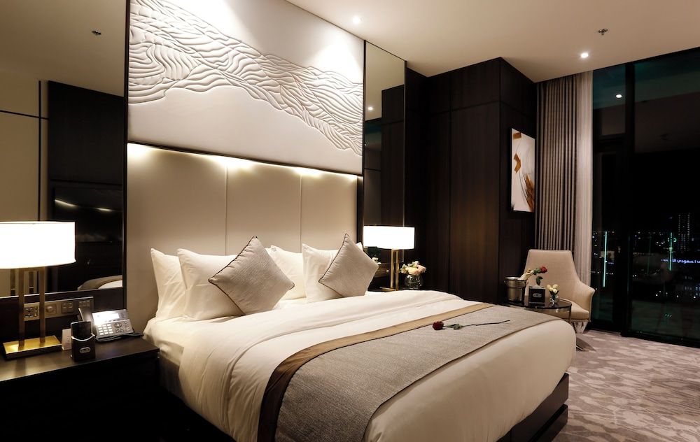 Freesia Hotel Suite 2