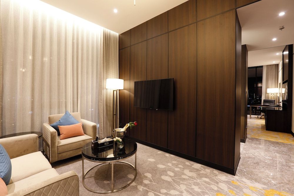 Freesia Hotel Suite 5