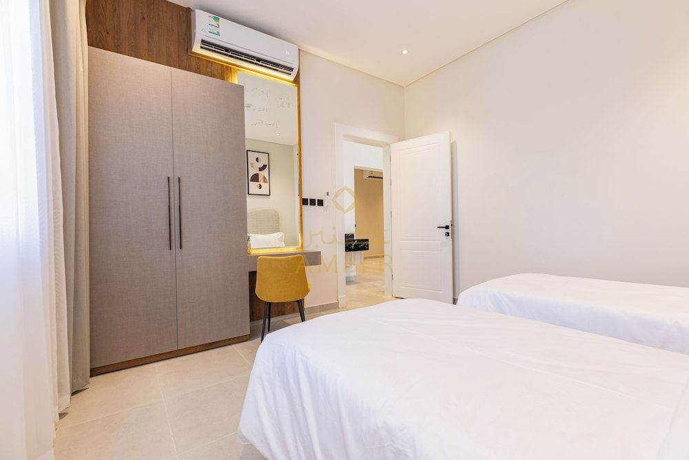 Amber Hospitality - Al Rawdah Superior Apartment 3