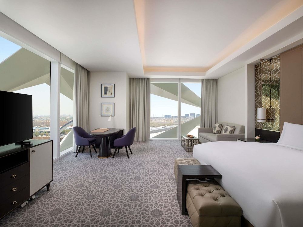 Junior Suite, 1 King Bed, City View