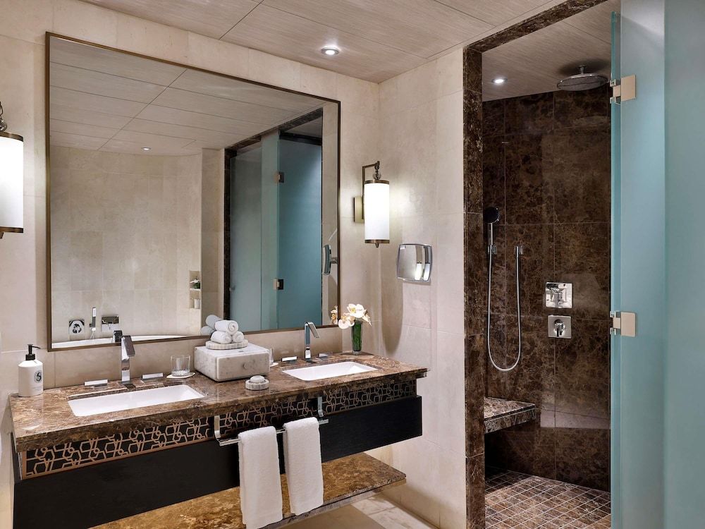 Suite, 1 King Bed (Duplex)