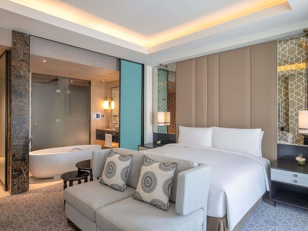 Sofitel Riyadh Hotel & Convention Centre Superior Room, 1 King Bed 2