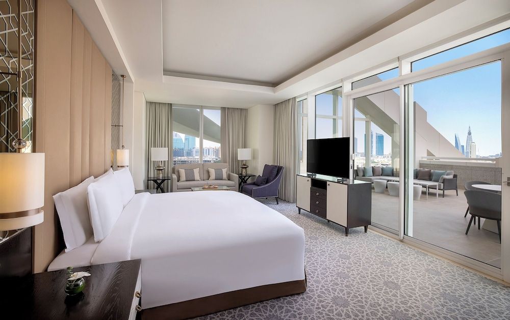 Junior Suite, 1 King Bed, Terrace, City View
