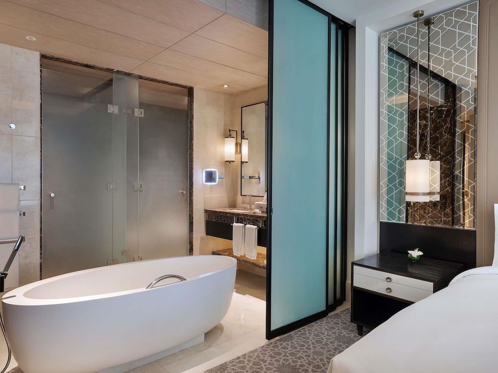 Sofitel Riyadh Hotel & Convention Centre Superior Room, 1 King Bed 3