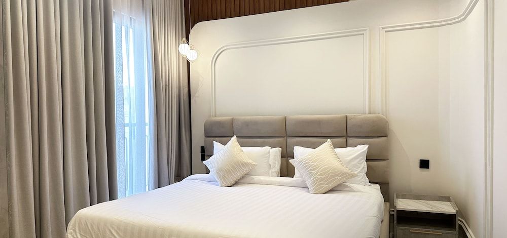 Kease Narjis A-12 Luxury Gold AX18