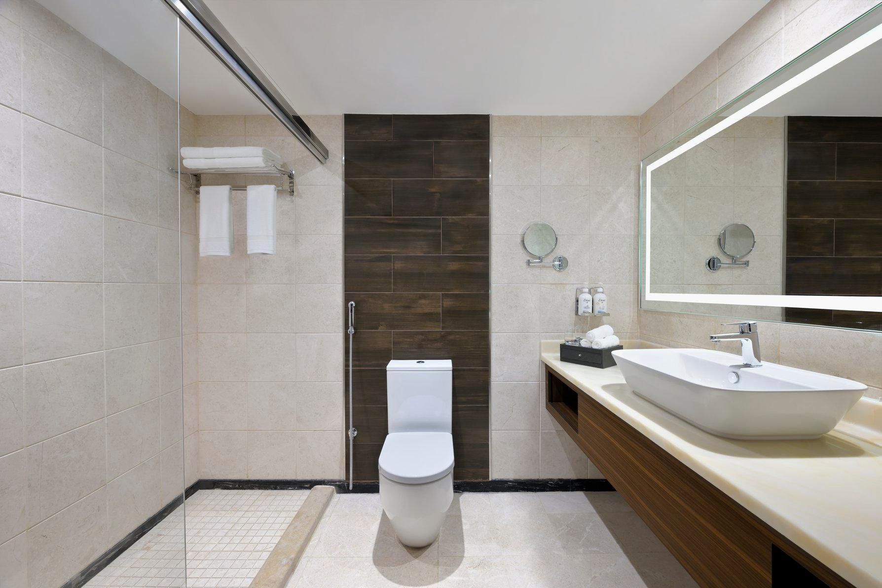 1 King Standard Smoking