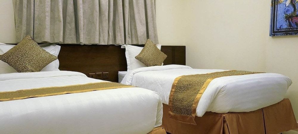 Golden New Hira Hotel