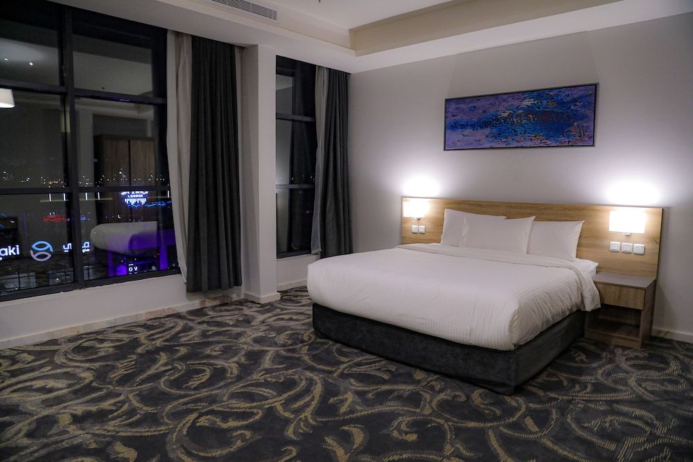 Laten Suites Al Salim Plaza