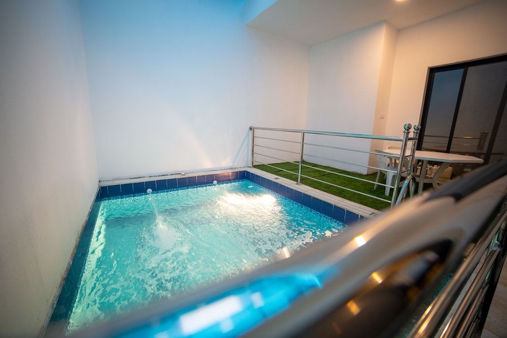 Chalet with private pool