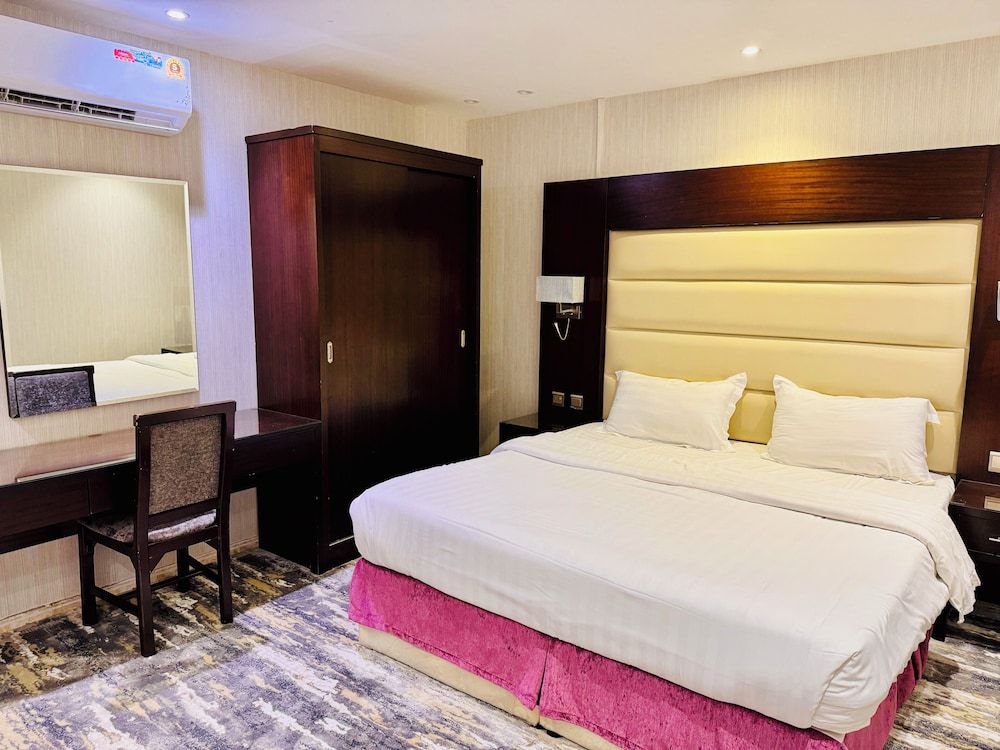 Grand Apartment, 1 Bedroom, Large Living room