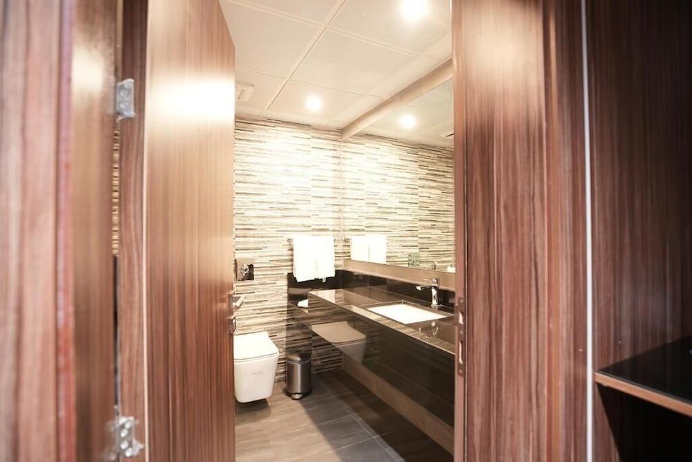 Wow Diamond - White Diamond Hotel Al Nuzha Standard Twin Room 5