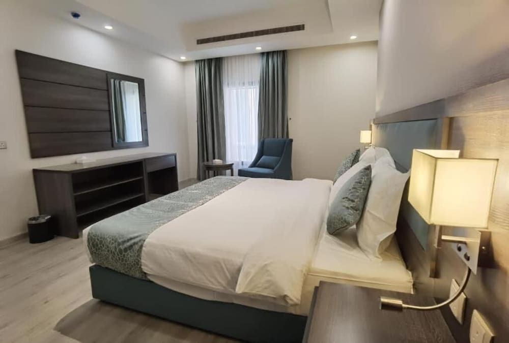Executive Suite, City View