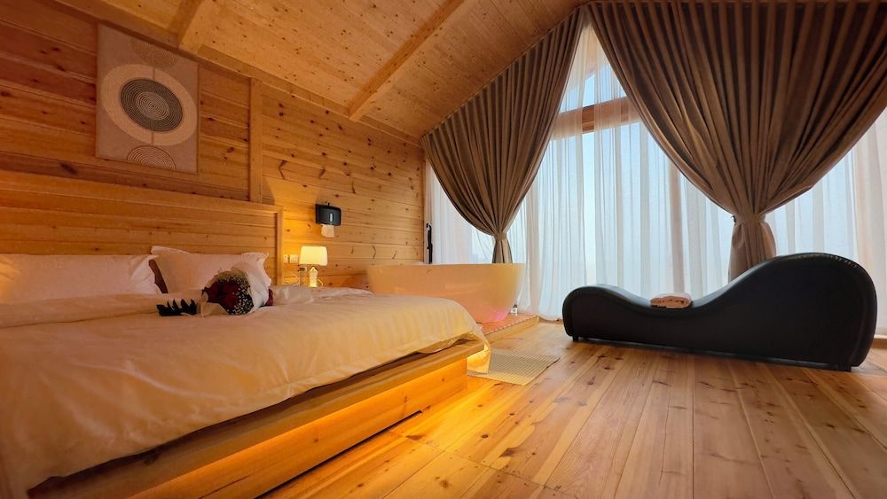 Luxury Cottage, 2 Bedrooms, Private Pool