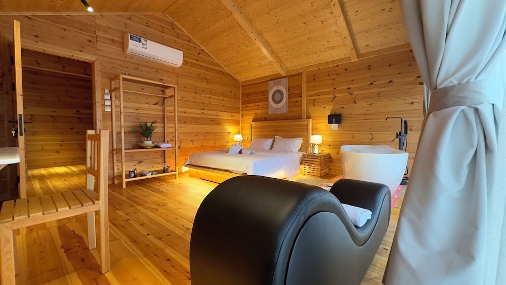 Luxury Cottage, 2 Bedrooms, Private Pool