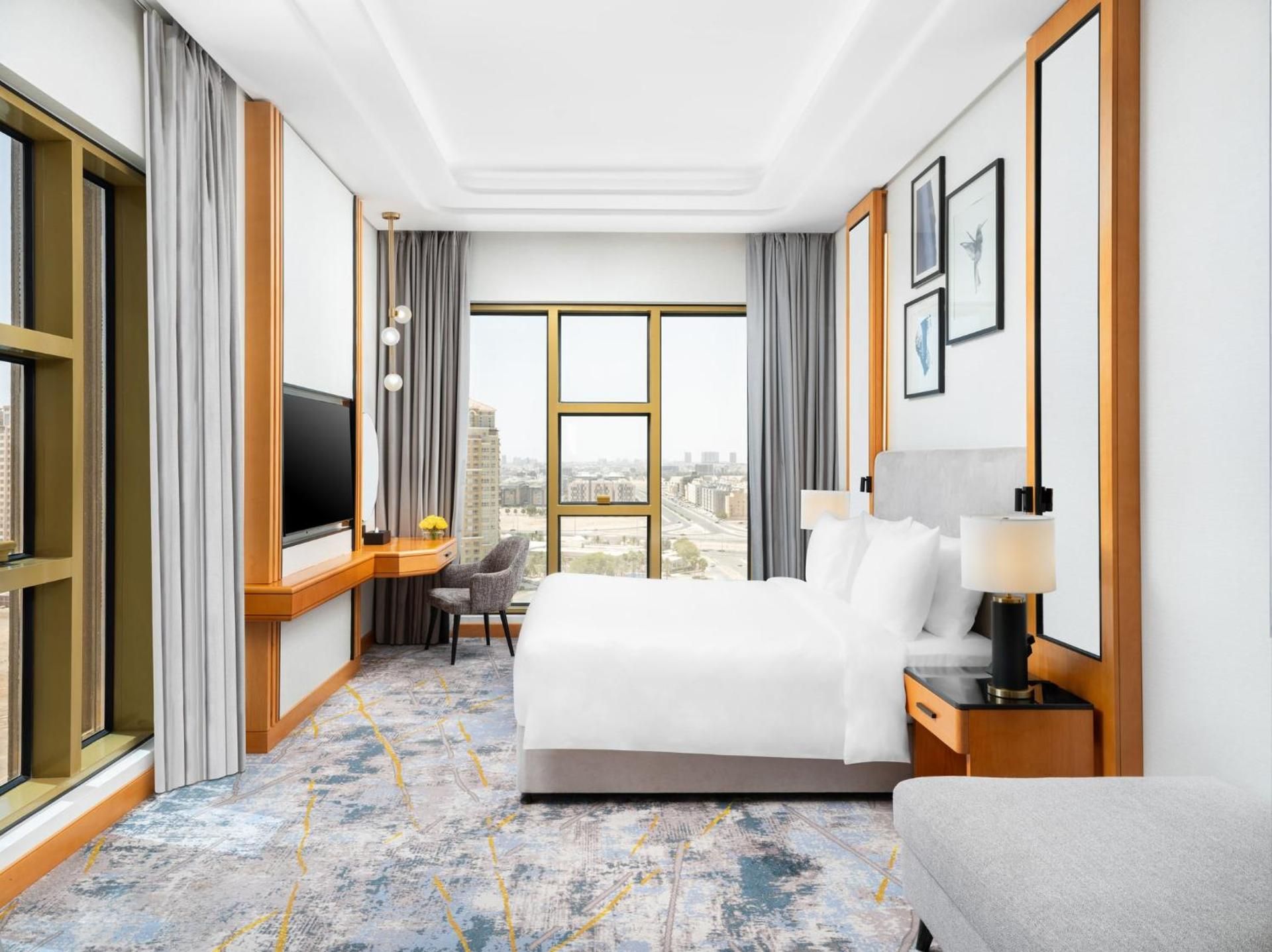 1 Super King Grand Kitchenette Area Single Sofa Bed