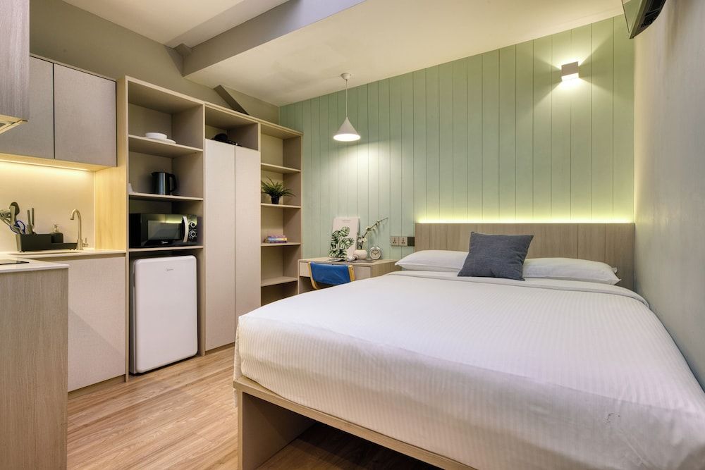 Habyt Studios Kallang Premier Studio, 1 Queen Bed 4
