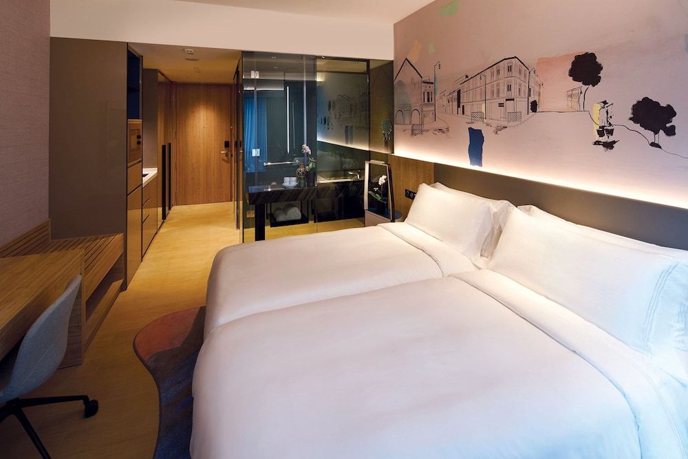 Room, 2 Twin Beds, Microwave, City View (Premier Twin)