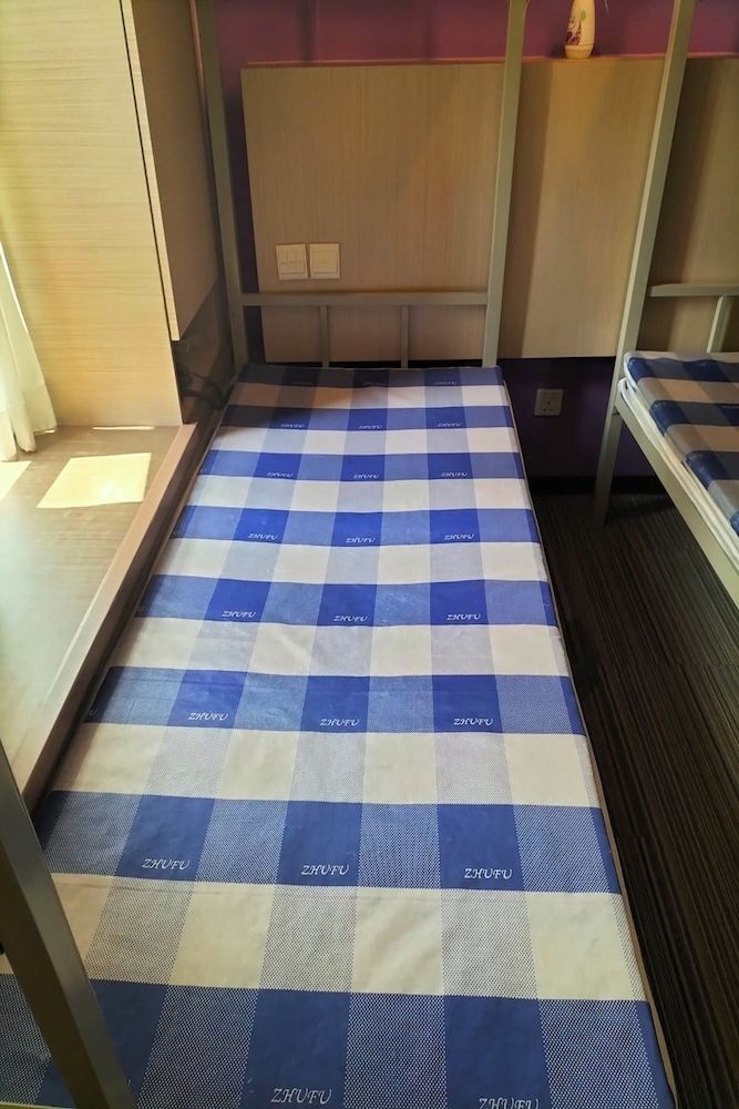 Shared Dormitory, 1 Twin Bed