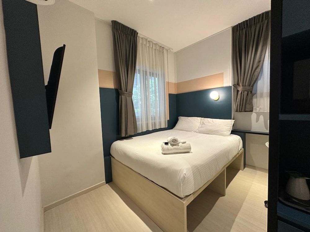 Deluxe Room, 1 Queen Bed