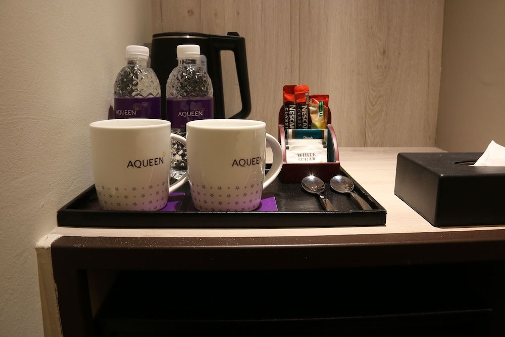 Aqueen Prestige Hotel Lavender Hamilton Interior Room ( No Window) 5